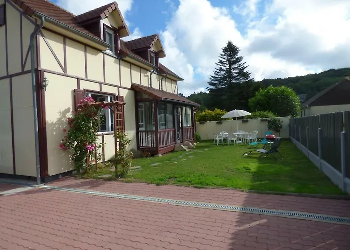 Gite Le Petit Chalet Avec Parking Gratuit